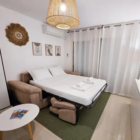 Appartamento Cocon Bord De Mer, Elegant With Ac And Parking And Wifi *